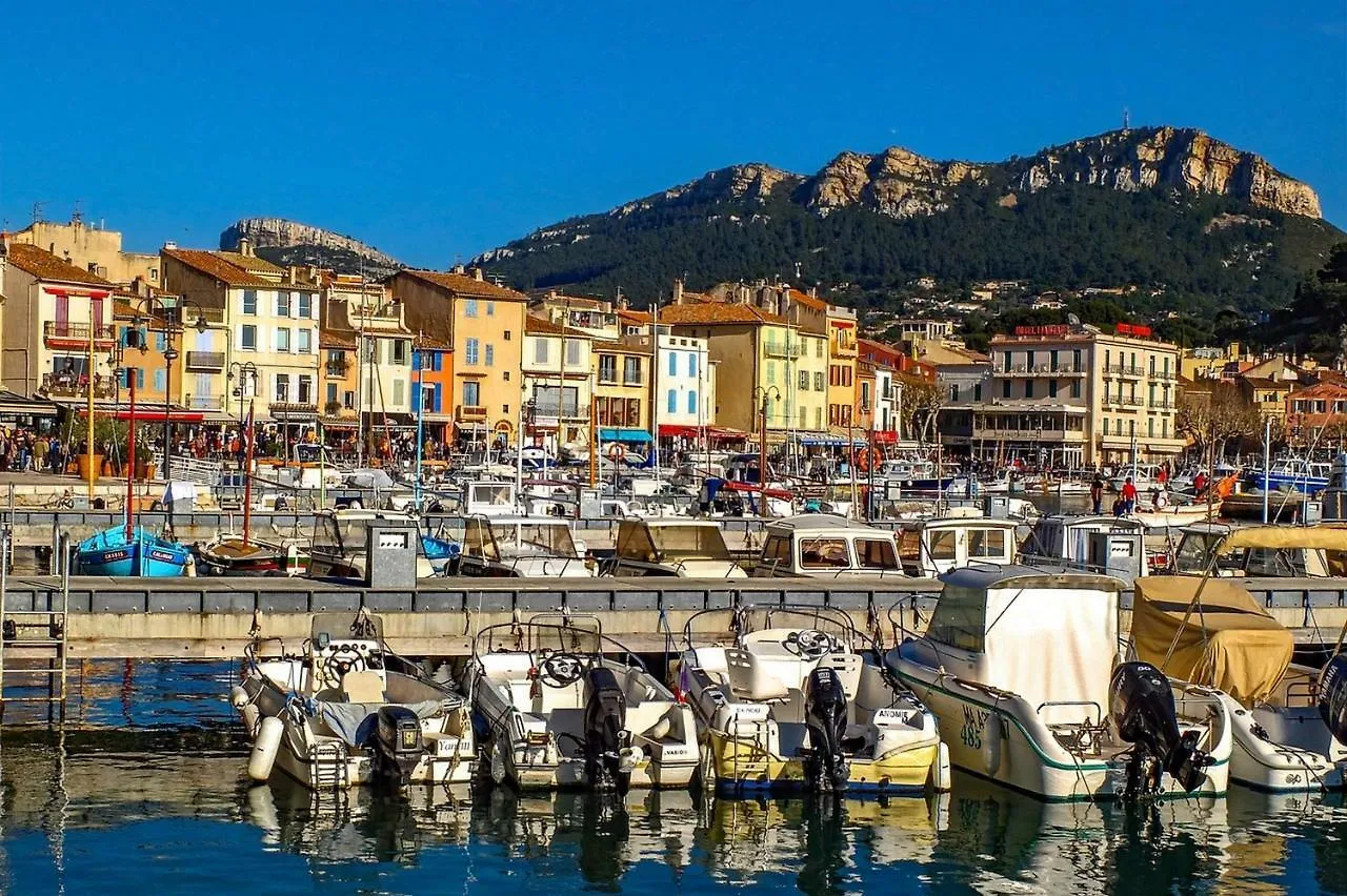 Les Barques, Vue Splendide Sur Le Port De Cassis Apartment 0*,  France